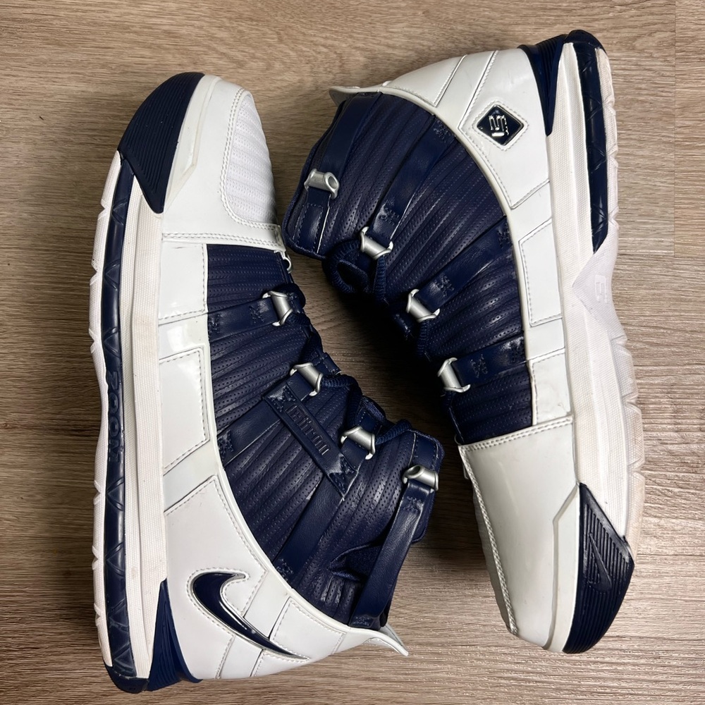 Nike LeBron 2 “Midnight Navy”